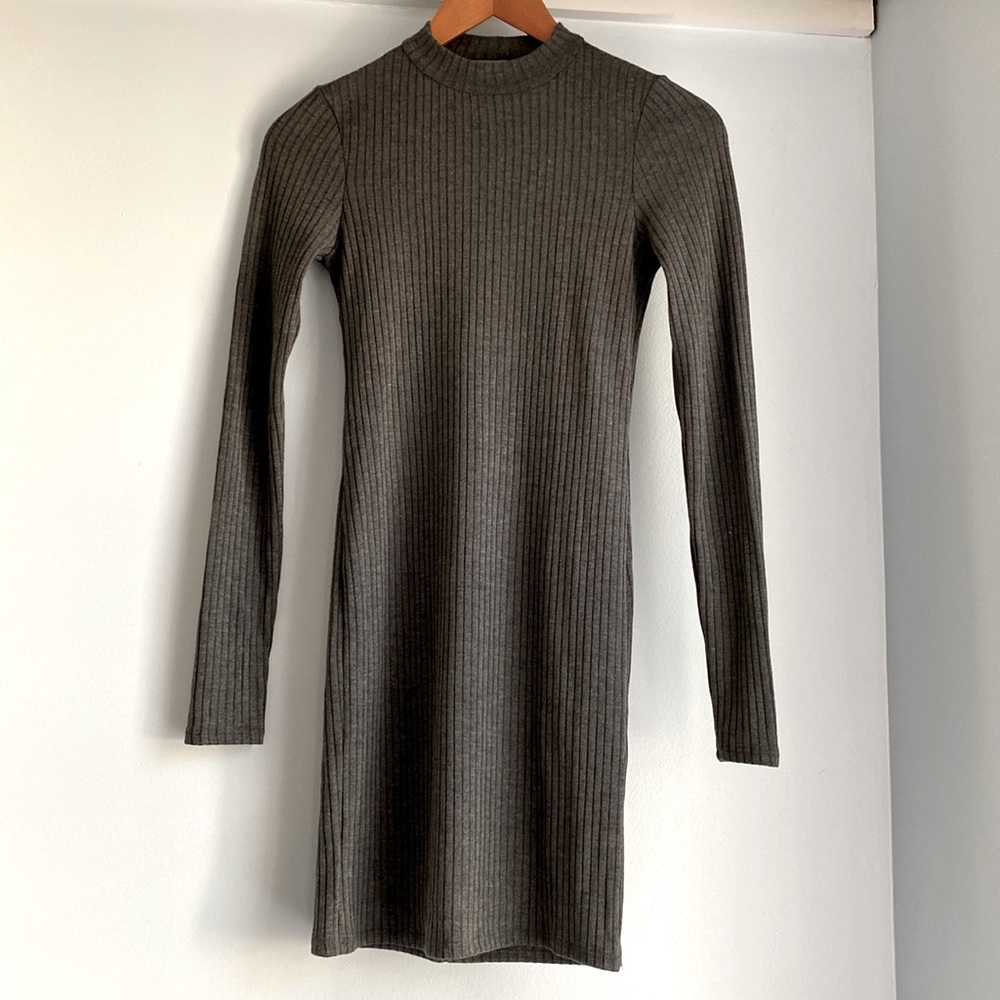 Grey Ribbed Dress with Keyhole Back